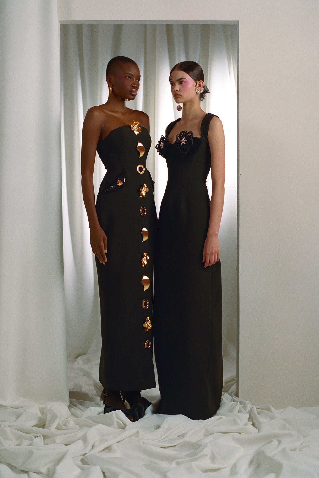 QUANTA GOWN